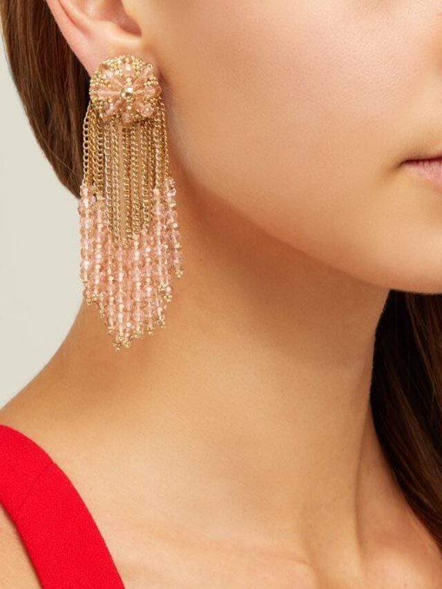 Top 10 Fashion Accessories for a Dazzling New Year's Eve 2024